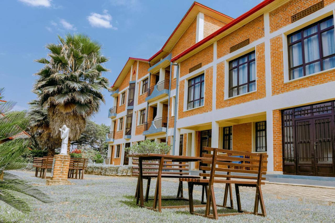 Centre Saint Vincent Pallotti Kigali Exterior photo